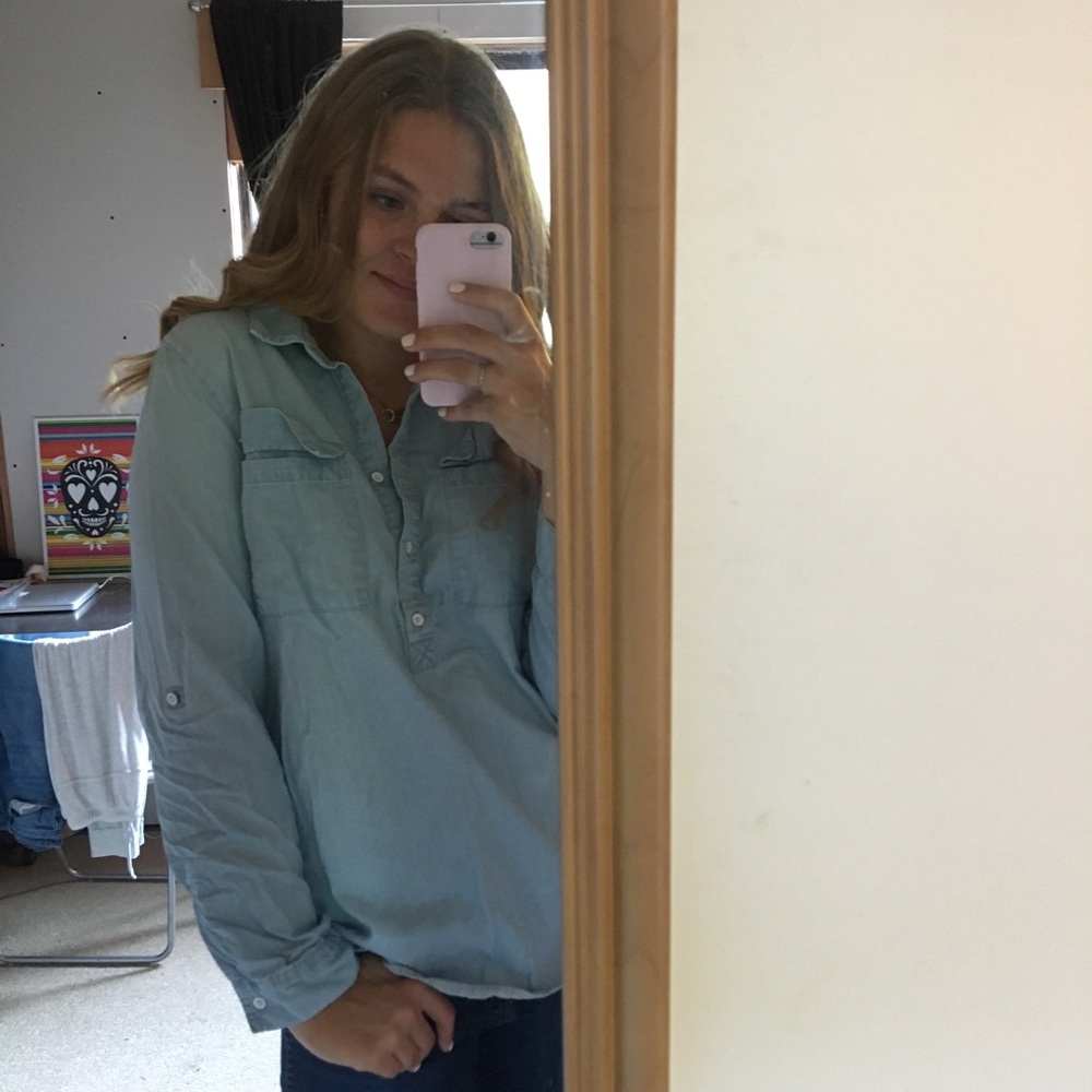 Long sleeve light wash "denim" shirt